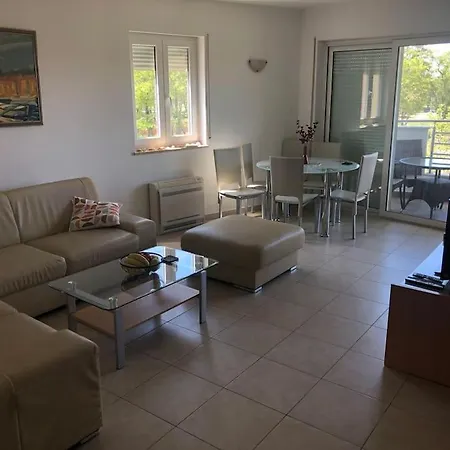 Apartman Dennis *