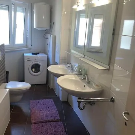 Apartman Dennis *
